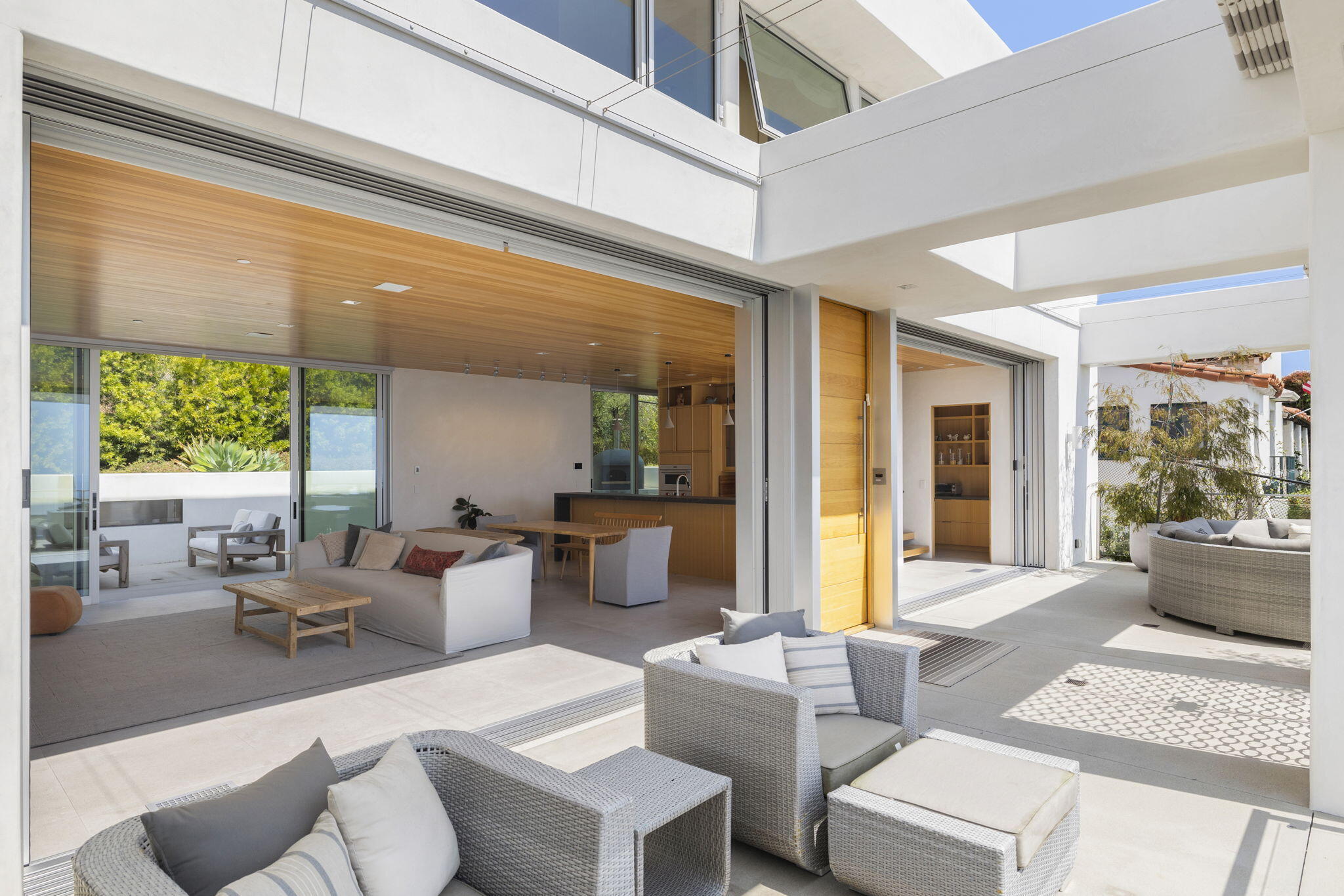 1843 Hillcrest Drive Ventura, CA 93001 - Photo 29 of 87 40-web-or-mls-UpmarketMedia-1843Hill-143