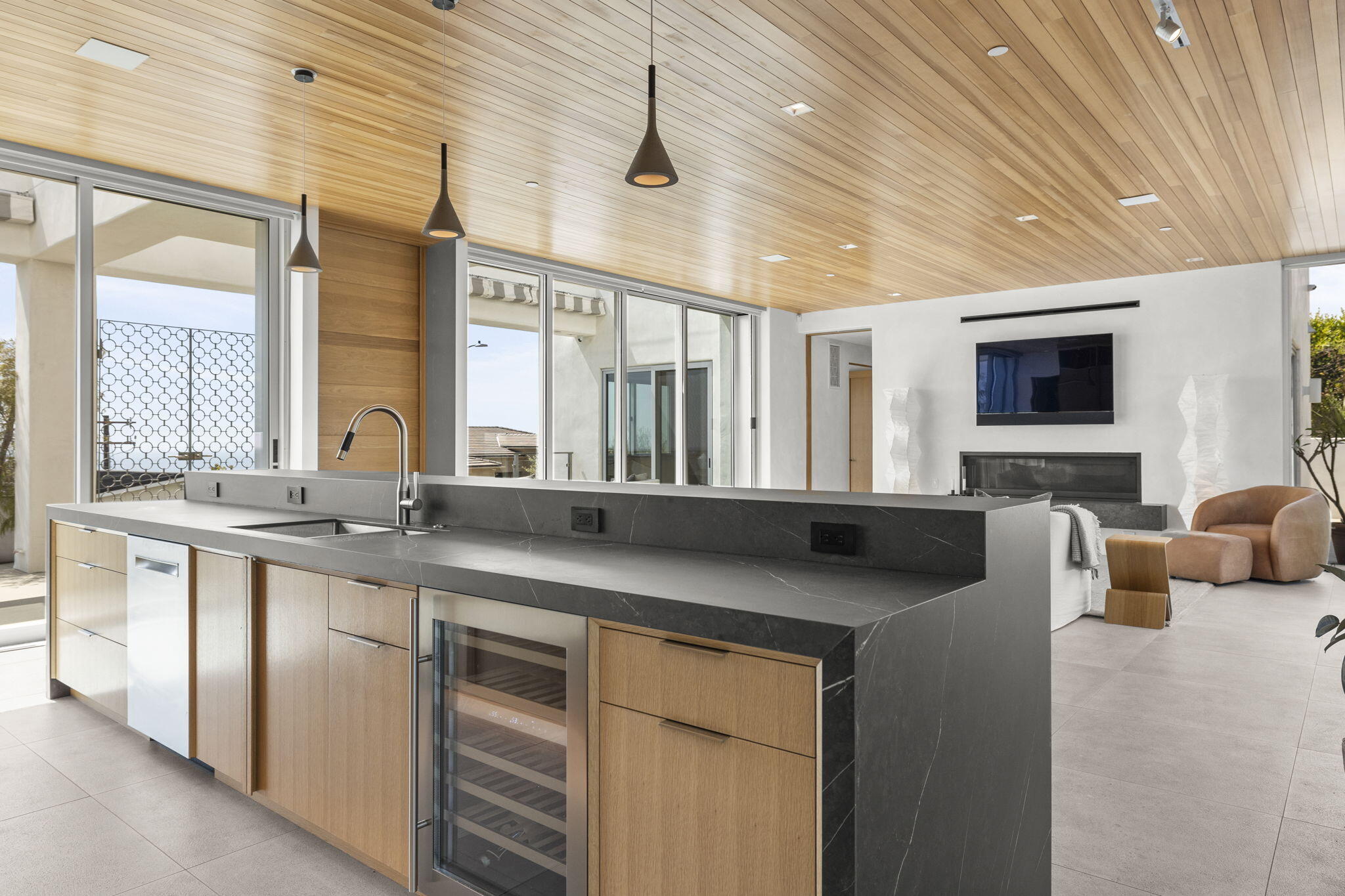 1843 Hillcrest Drive Ventura, CA 93001 - Photo 38 of 87 49-web-or-mls-UpmarketMedia-1843Hill-180