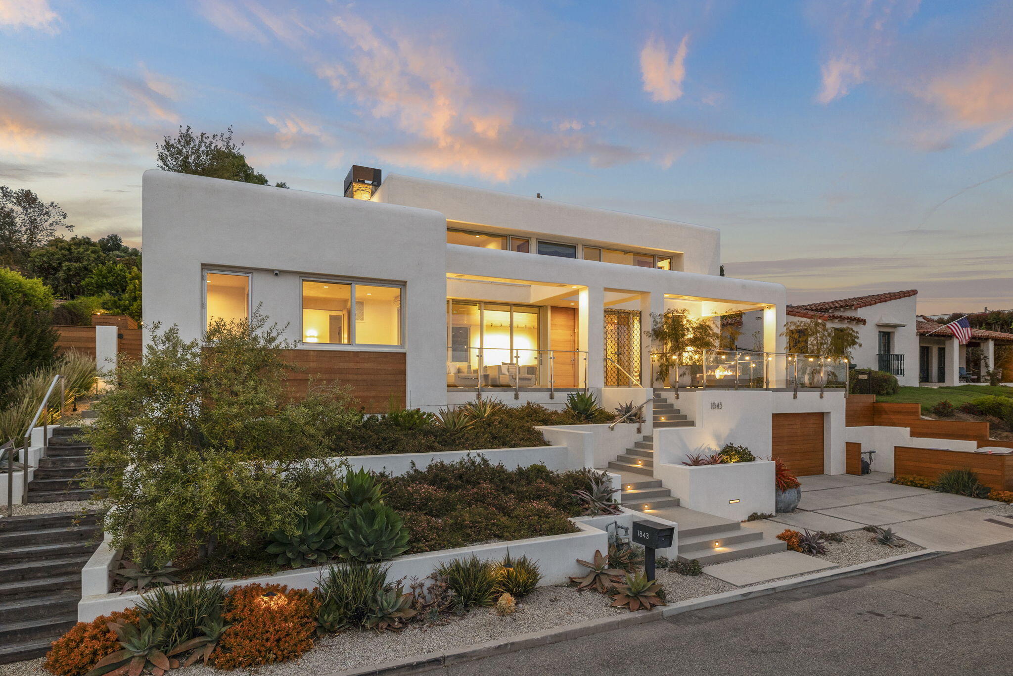 1843 Hillcrest Drive Ventura, CA 93001 - Photo 4 of 87 3-web-or-mls-UpmarketMedia-1843Hill-twi-