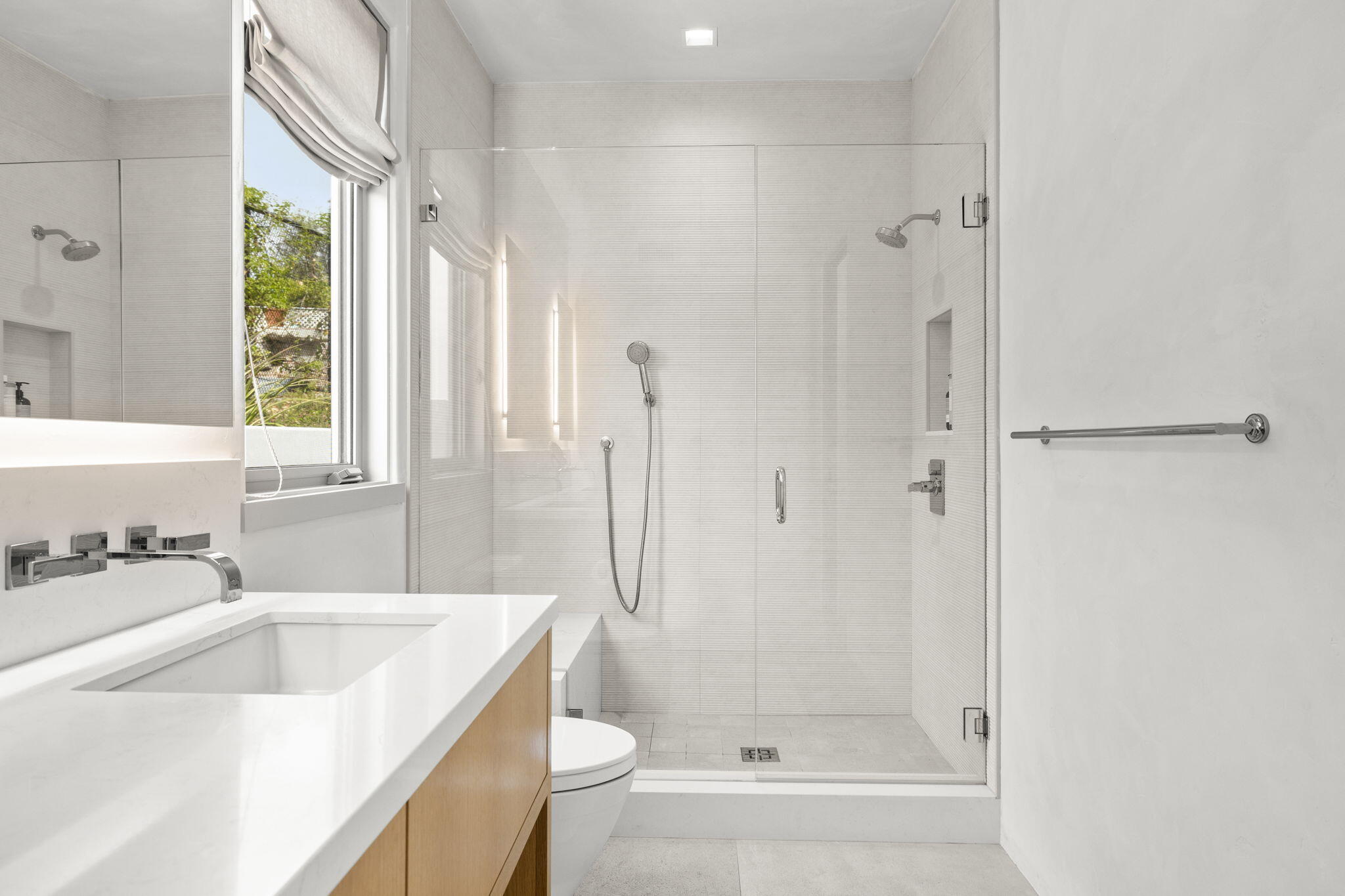 1843 Hillcrest Drive Ventura, CA 93001 - Photo 49 of 87 77-web-or-mls-UpmarketMedia-1843Hill-42