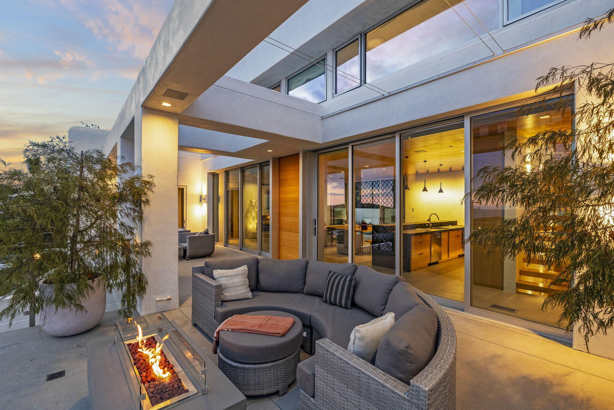 1843 Hillcrest Drive Ventura, CA 93001 - Photo 6 of 87 5-web-or-mls-UpmarketMedia-1843Hill-twi-