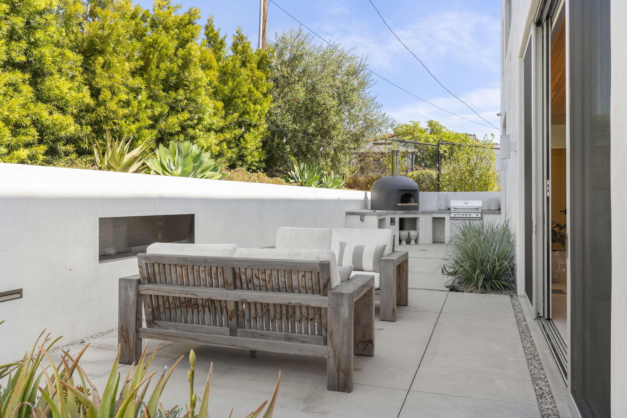 1843 Hillcrest Drive Ventura, CA 93001 - Photo 68 of 87 102-web-or-mls-UpmarketMedia-1843Hill-22