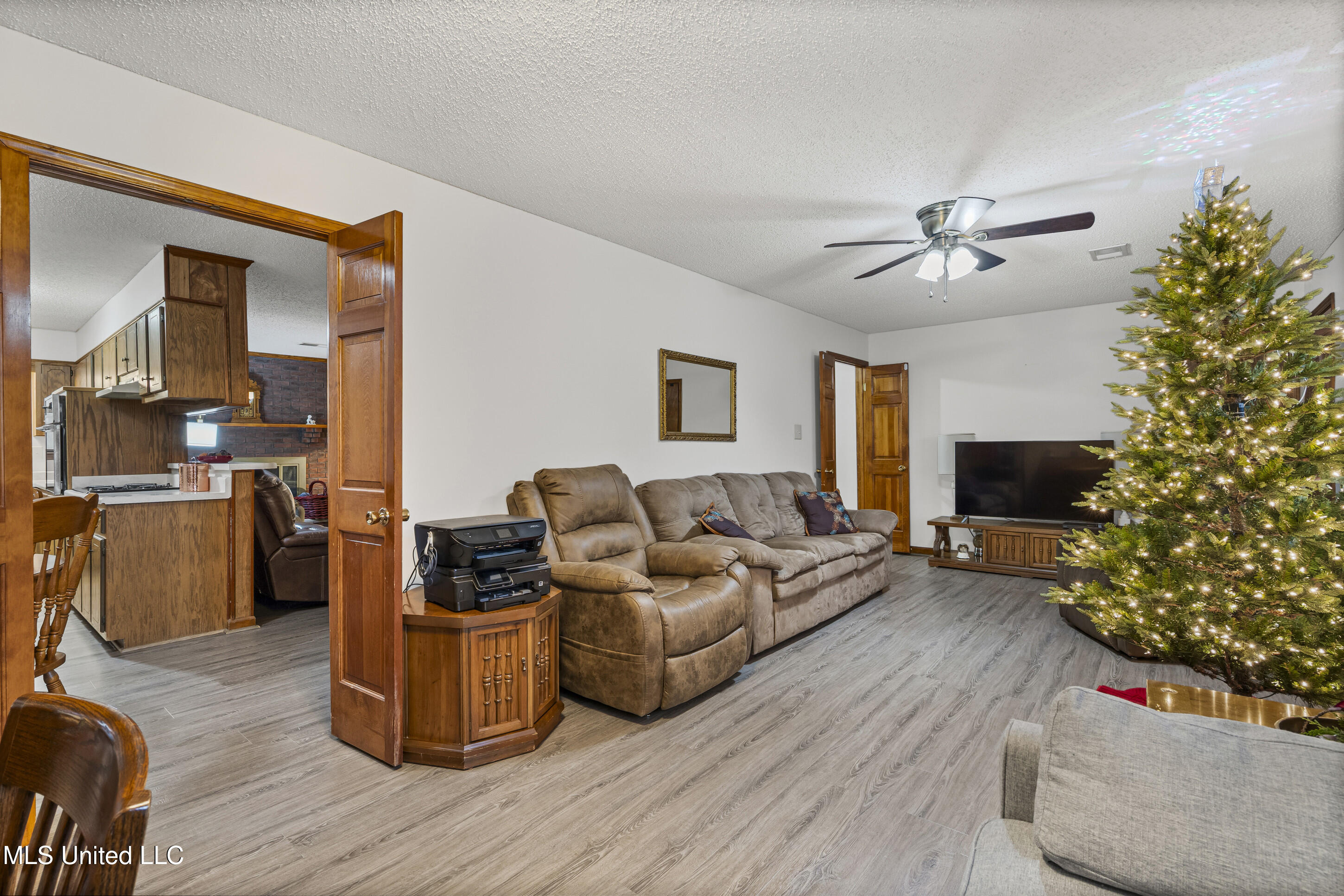 3165 Star Landing Road Nesbit, MS 38651 - Photo 11 of 33 Living Room