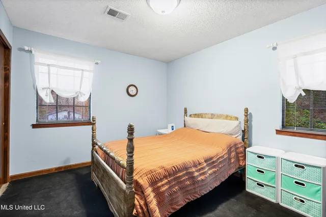 $279,900 | 3165 Star Landing Road, Nesbit, MS 38651