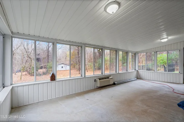 $279,900 | 3165 Star Landing Road, Nesbit, MS 38651