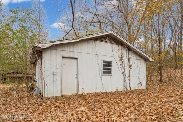 $279,900 | 3165 Star Landing Road, Nesbit, MS 38651