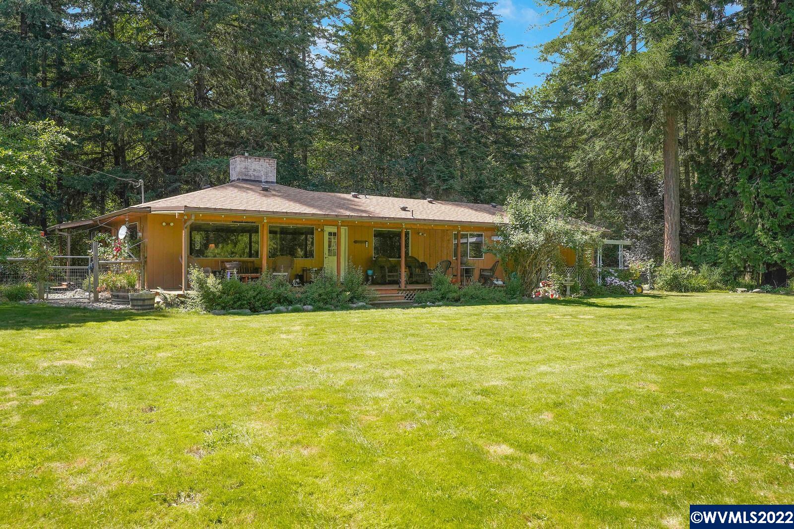 35209 East Lacomb Road Lebanon, OR 97355 - Photo 1 of 37