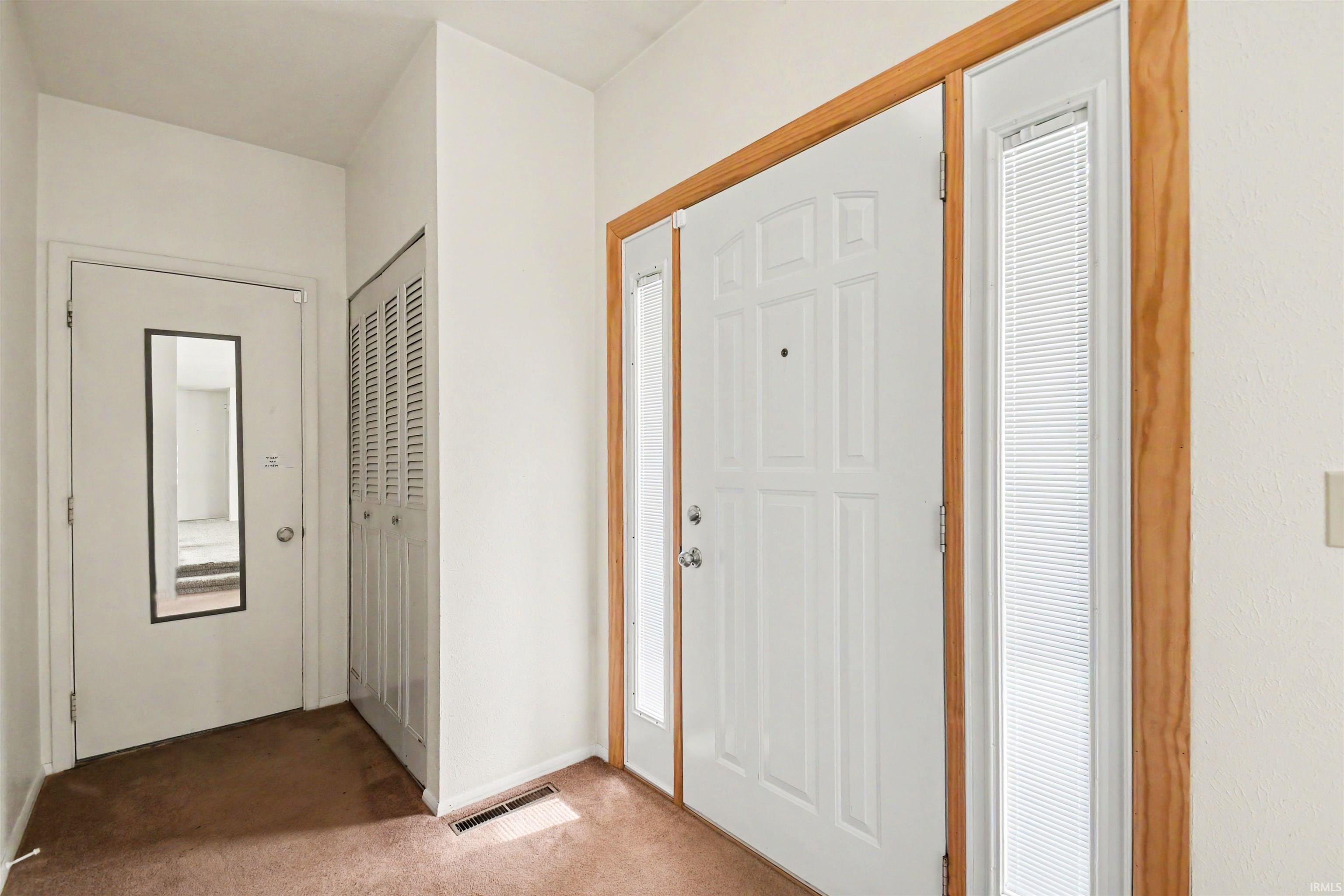 5601 Cape Cod Lane South Bend, IN 46614 - Photo 2 of 27