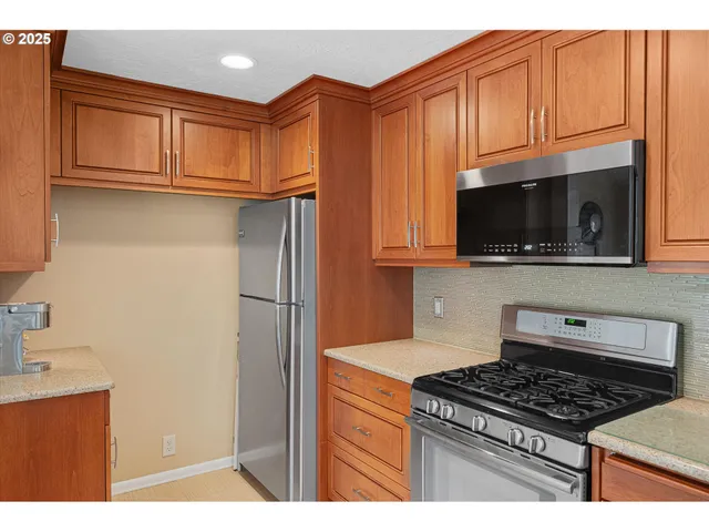 $560,000 | 1010 Well Street, Silverton, OR 97381