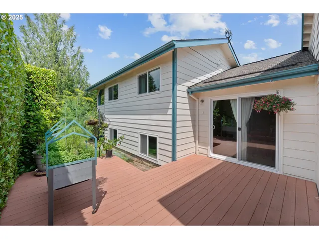 $560,000 | 1010 Well Street, Silverton, OR 97381