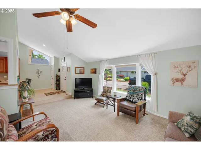 $560,000 | 1010 Well Street, Silverton, OR 97381