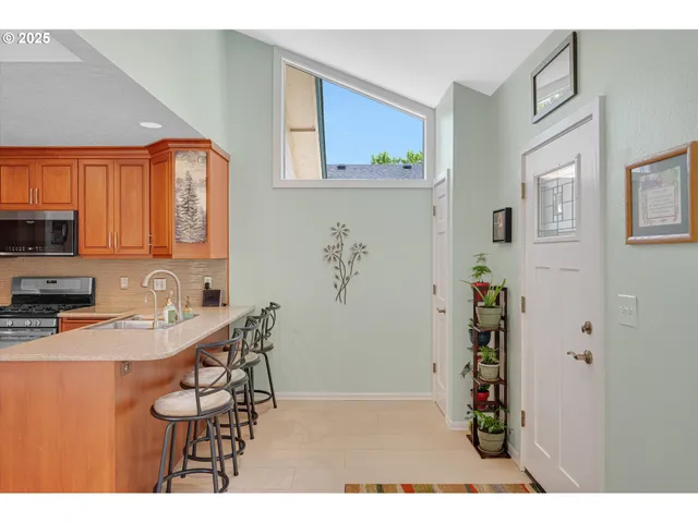 $560,000 | 1010 Well Street, Silverton, OR 97381