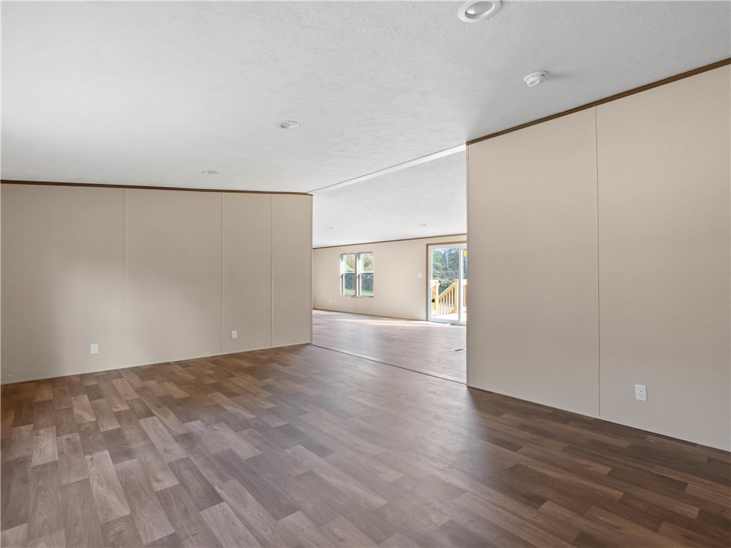 401 Mormon Church Road Seneca, SC 29678 - Photo 6 of 39