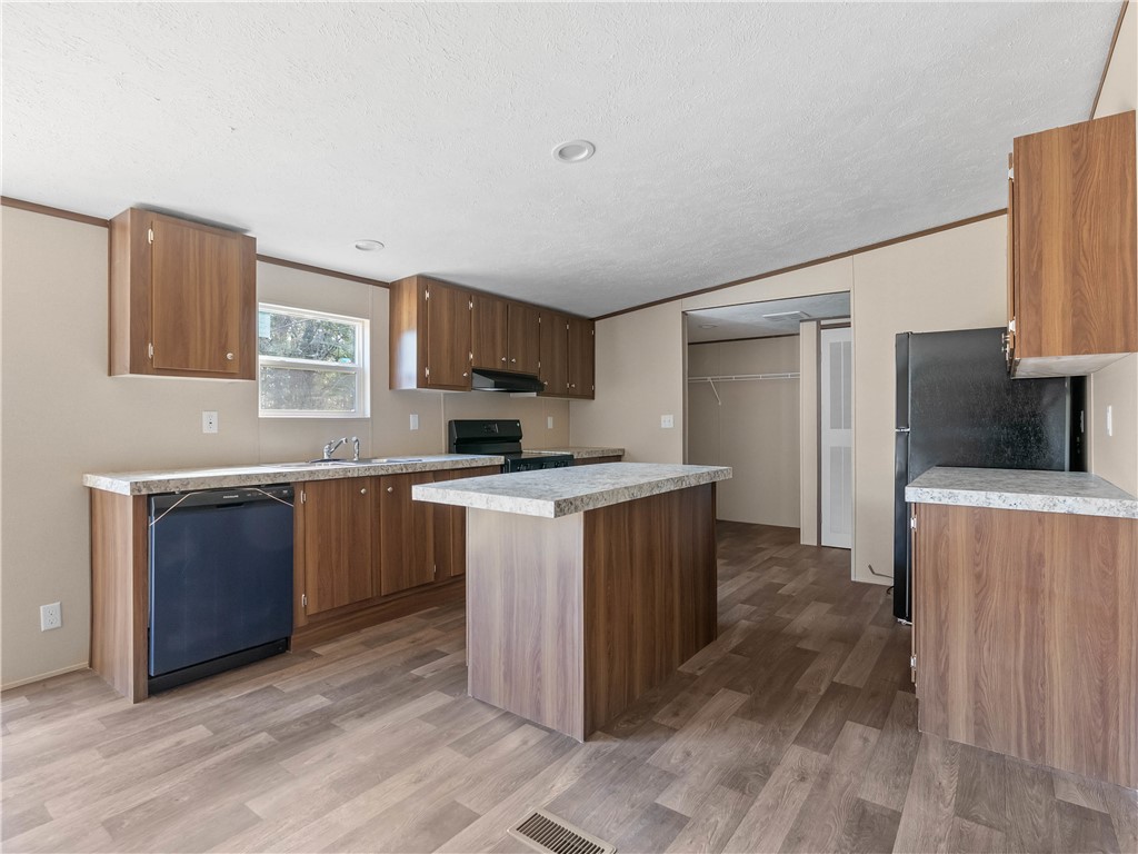 401 Mormon Church Road Seneca, SC 29678 - Photo 9 of 39