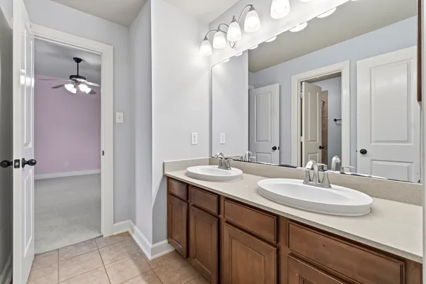 $795,000 | 27 North Arrow Canyon Circle, The Woodlands, TX 77389