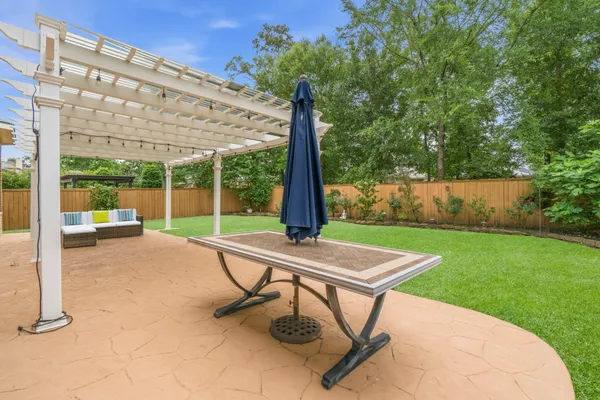 $795,000 | 27 North Arrow Canyon Circle, The Woodlands, TX 77389