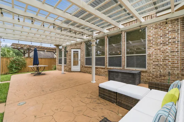 $795,000 | 27 North Arrow Canyon Circle, The Woodlands, TX 77389