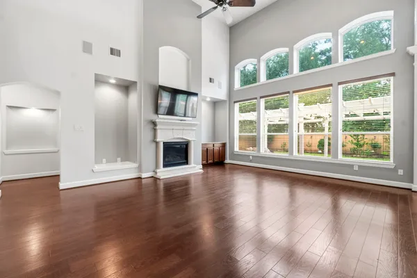 $795,000 | 27 North Arrow Canyon Circle, The Woodlands, TX 77389