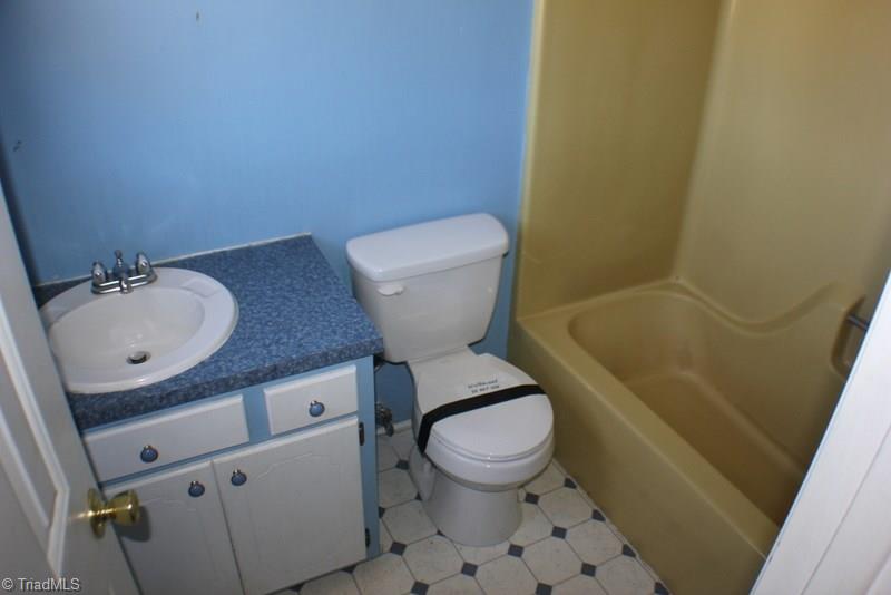780 Cb Eller School Road Elkin, NC 28621 - Photo 8 of 15 Gallery Image 8