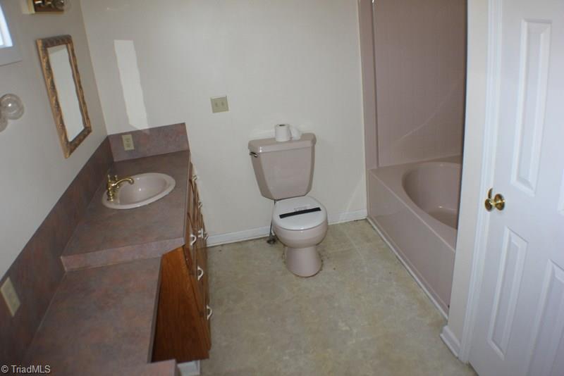 780 Cb Eller School Road Elkin, NC 28621 - Photo 9 of 15 Gallery Image 9