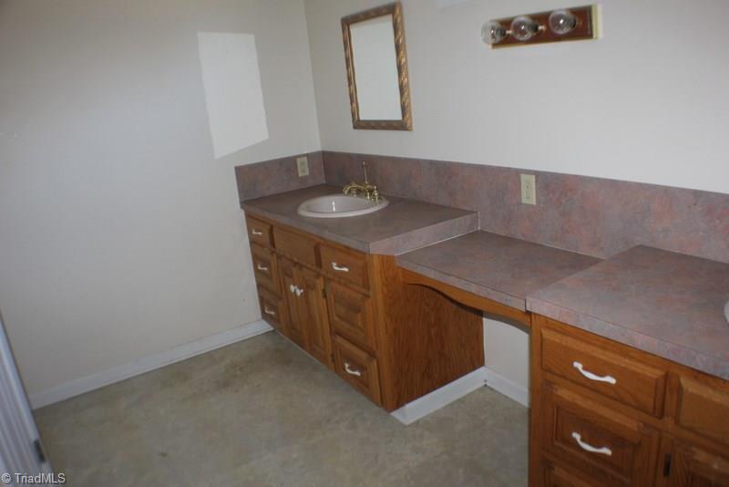 780 Cb Eller School Road Elkin, NC 28621 - Photo 10 of 15 Gallery Image 10
