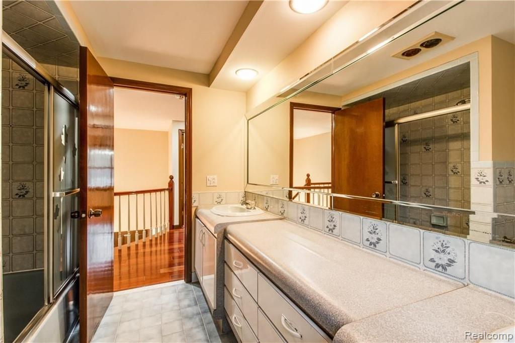 35526 Springvale Street Farmington Hills, MI 48331 - Photo 35 of 51