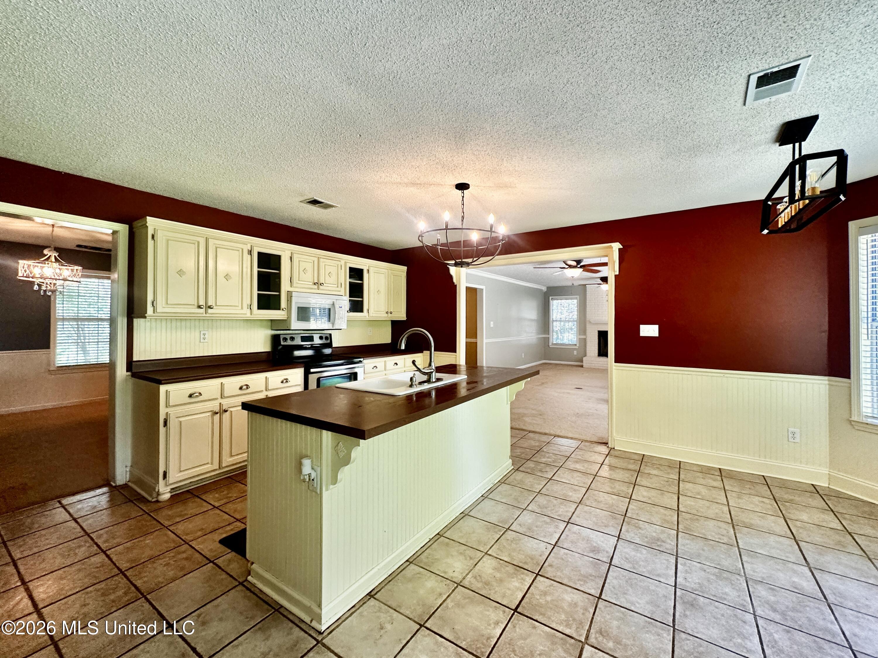 8863 Sheltowee Trail Hernando, MS 38632 - Photo 8 of 22 Kitchen