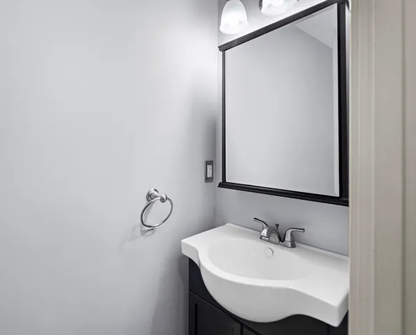 $2,600 | 201 Thorndike Street, Unit 205, Lowell, MA 01852