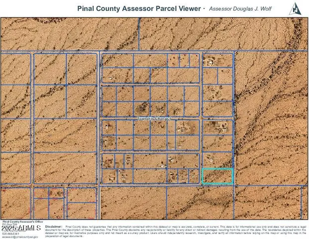 a black and white photo of a rug