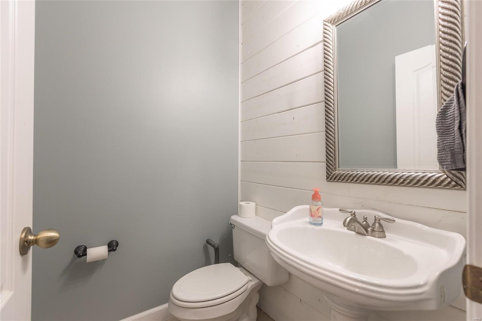 11528 Pine Forest Drive Rolla, MO 65401 - Photo 13 of 26