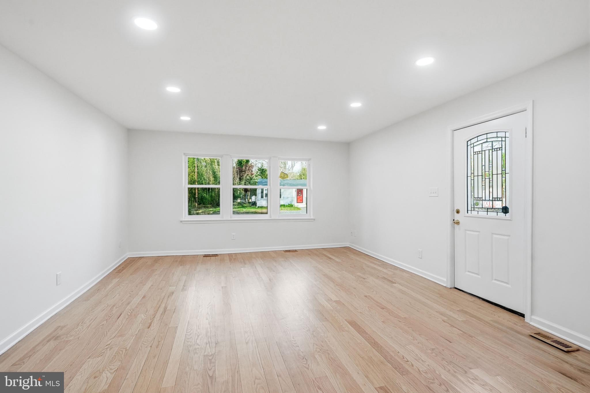 36 Point Breeze Avenue Clementon, NJ 08021 - Photo 4 of 27