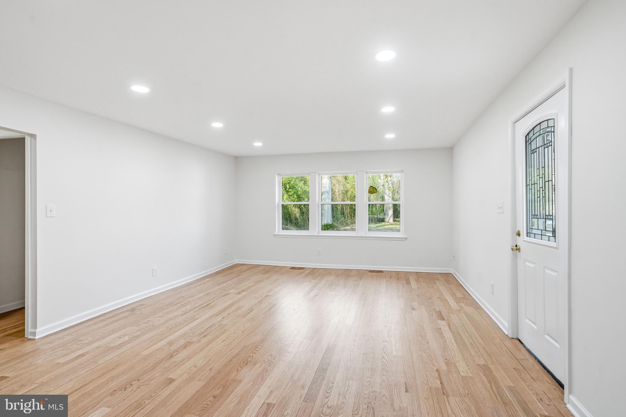 36 Point Breeze Avenue Clementon, NJ 08021 - Photo 5 of 27