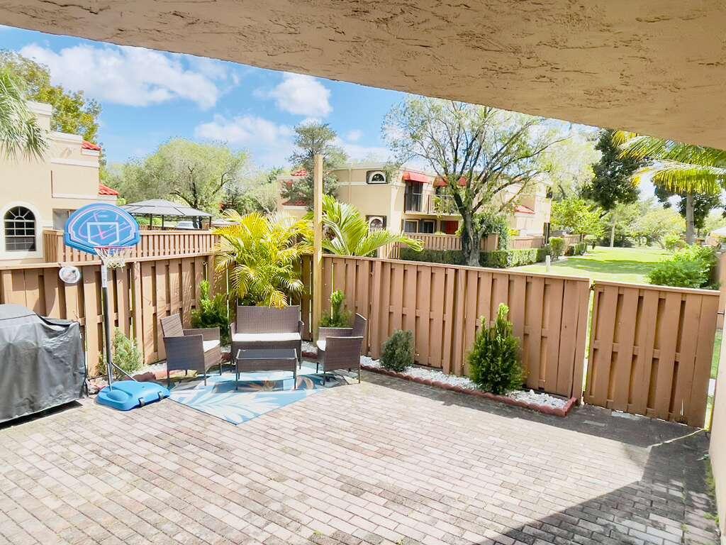 8206 Severn Drive, Unit C Boca Raton, FL 33433 - Photo 4 of 15 8