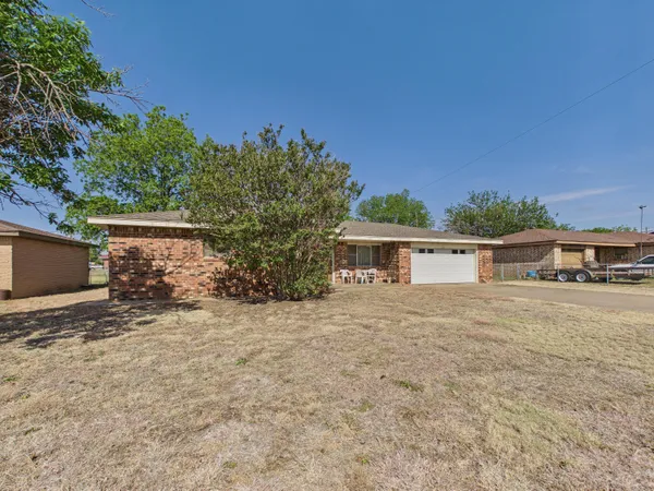 $115,000 | 1407 North 16th Street, Memphis, TX 79245