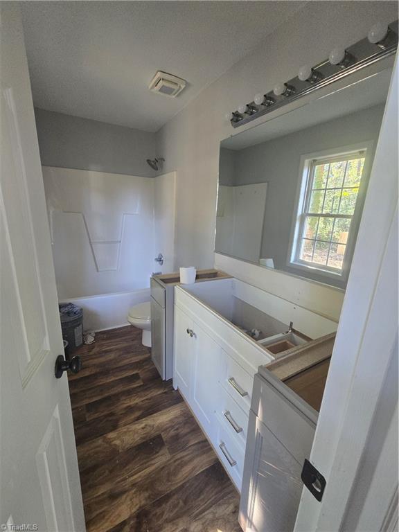 627 Kenneth Road Greensboro, NC 27455 - Photo 23 of 24 Gallery Image 23