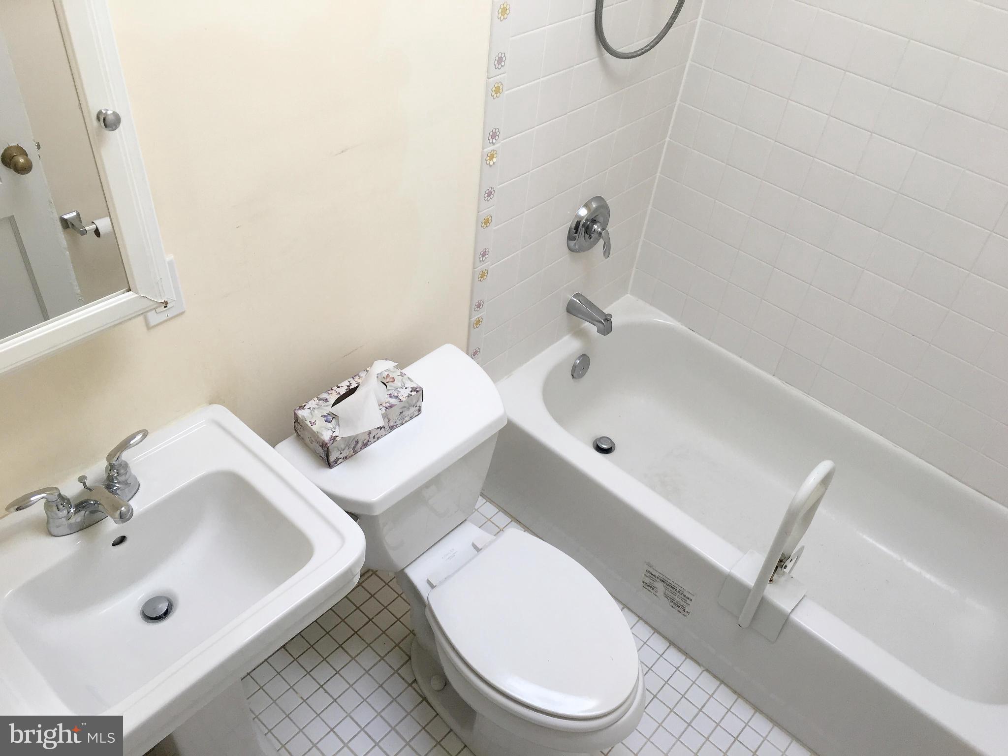 645 Hillview Road Baltimore, MD 21225 - Photo 11 of 20 Interior (General)