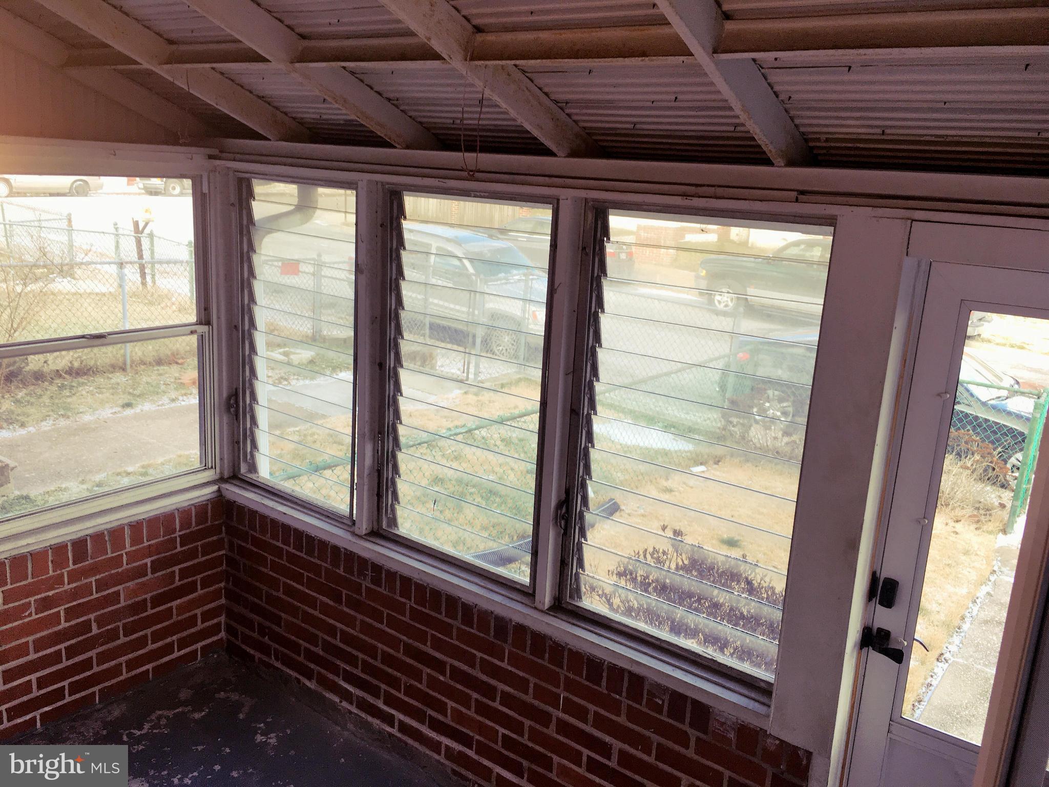 645 Hillview Road Baltimore, MD 21225 - Photo 2 of 20 Interior (General)
