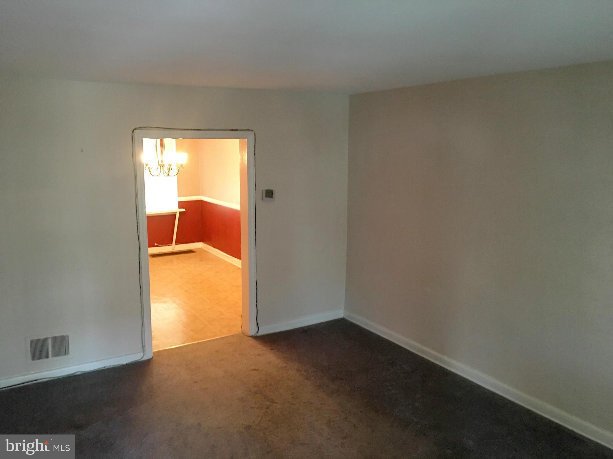645 Hillview Road Baltimore, MD 21225 - Photo 3 of 20 Interior (General)