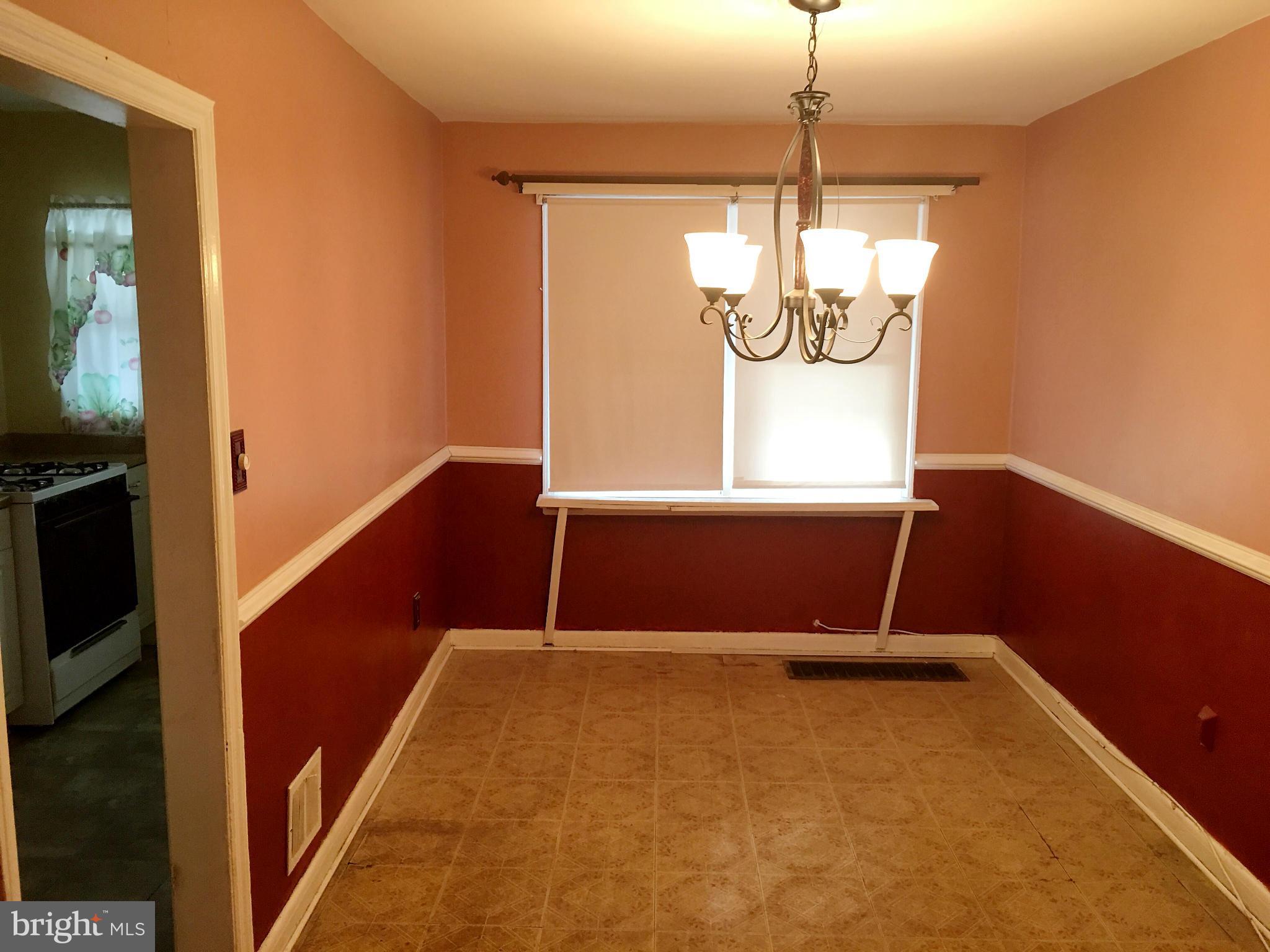 645 Hillview Road Baltimore, MD 21225 - Photo 4 of 20 Interior (General)
