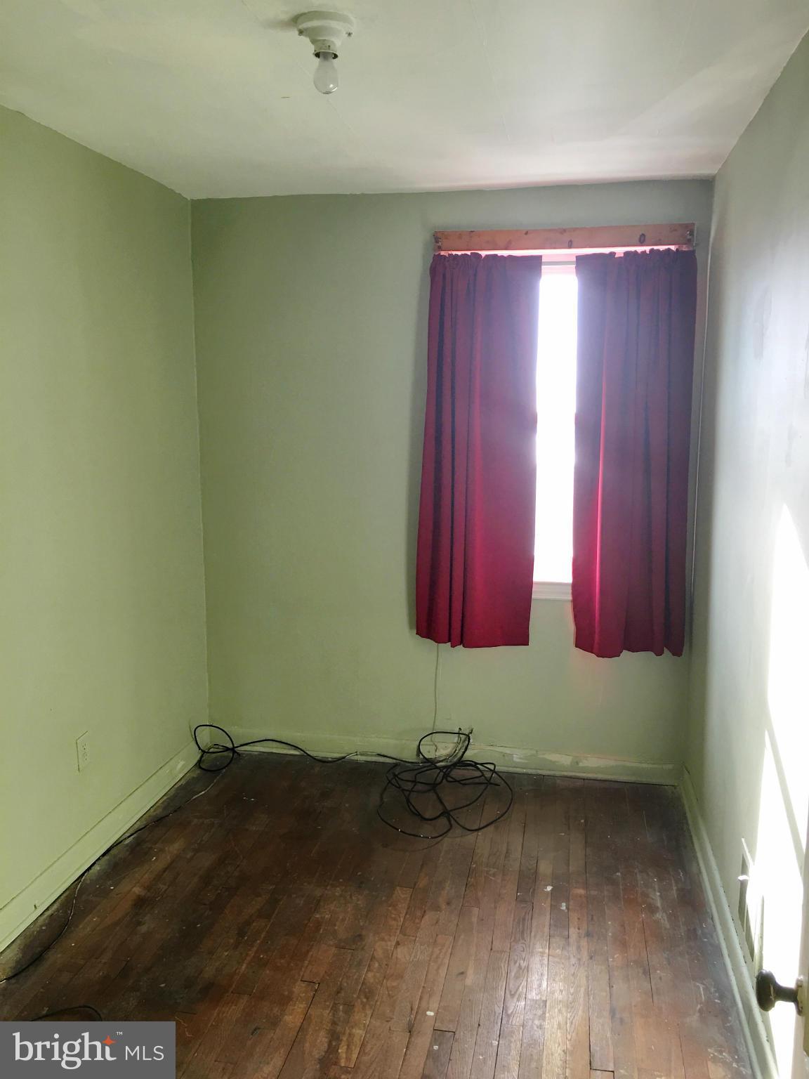 645 Hillview Road Baltimore, MD 21225 - Photo 8 of 20 Interior (General)