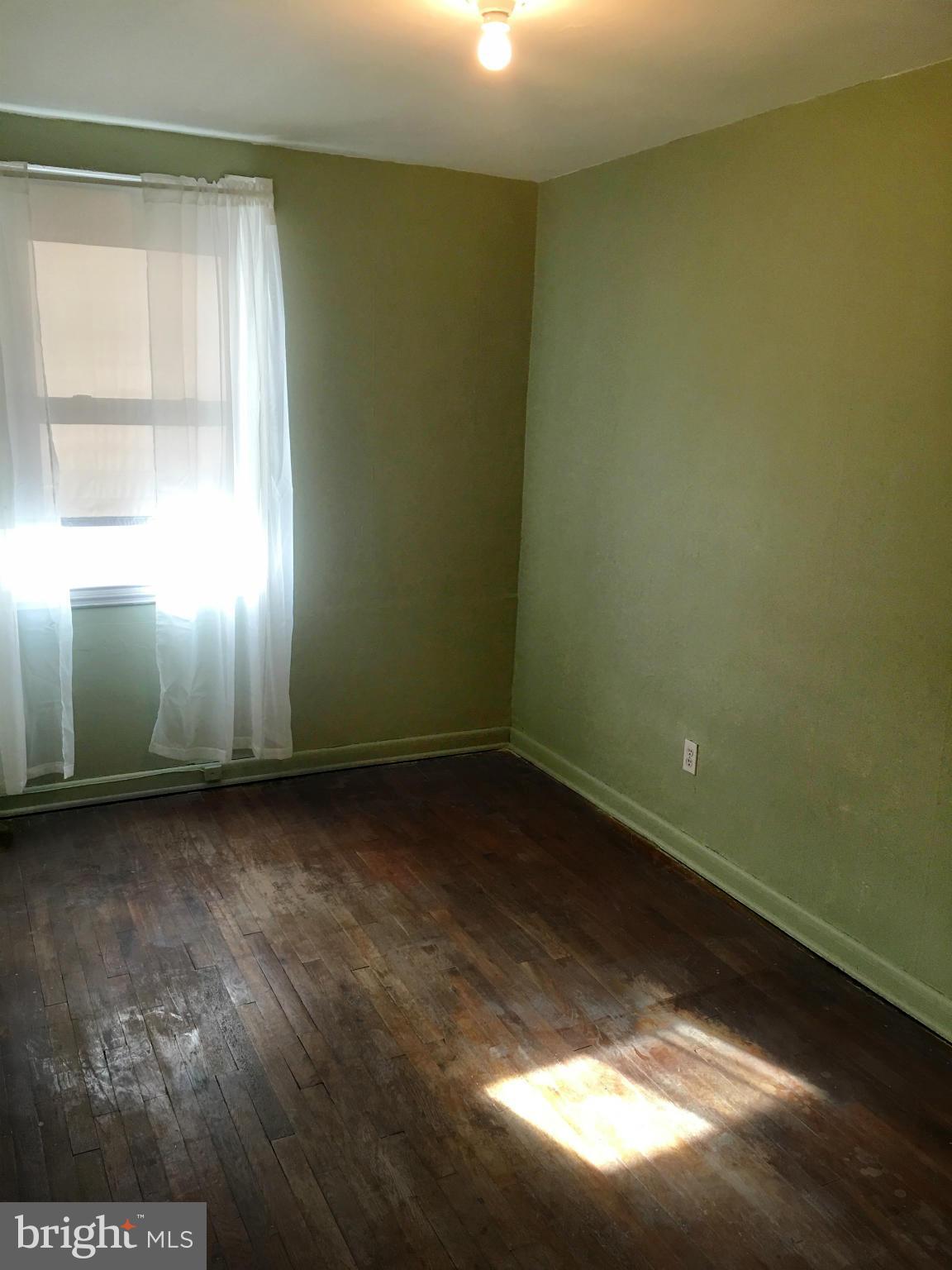 645 Hillview Road Baltimore, MD 21225 - Photo 9 of 20 Interior (General)