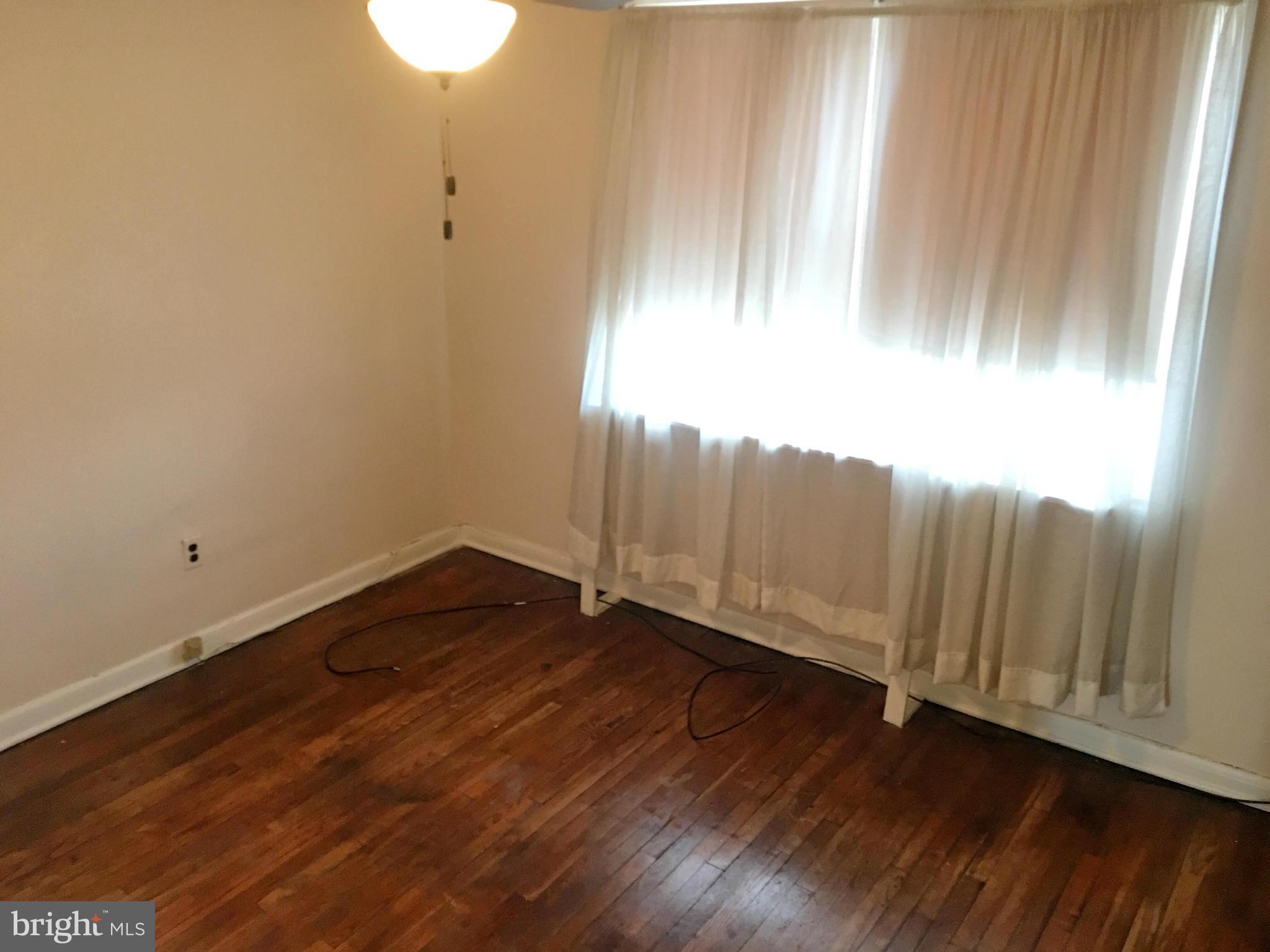 645 Hillview Road Baltimore, MD 21225 - Photo 10 of 20 Interior (General)