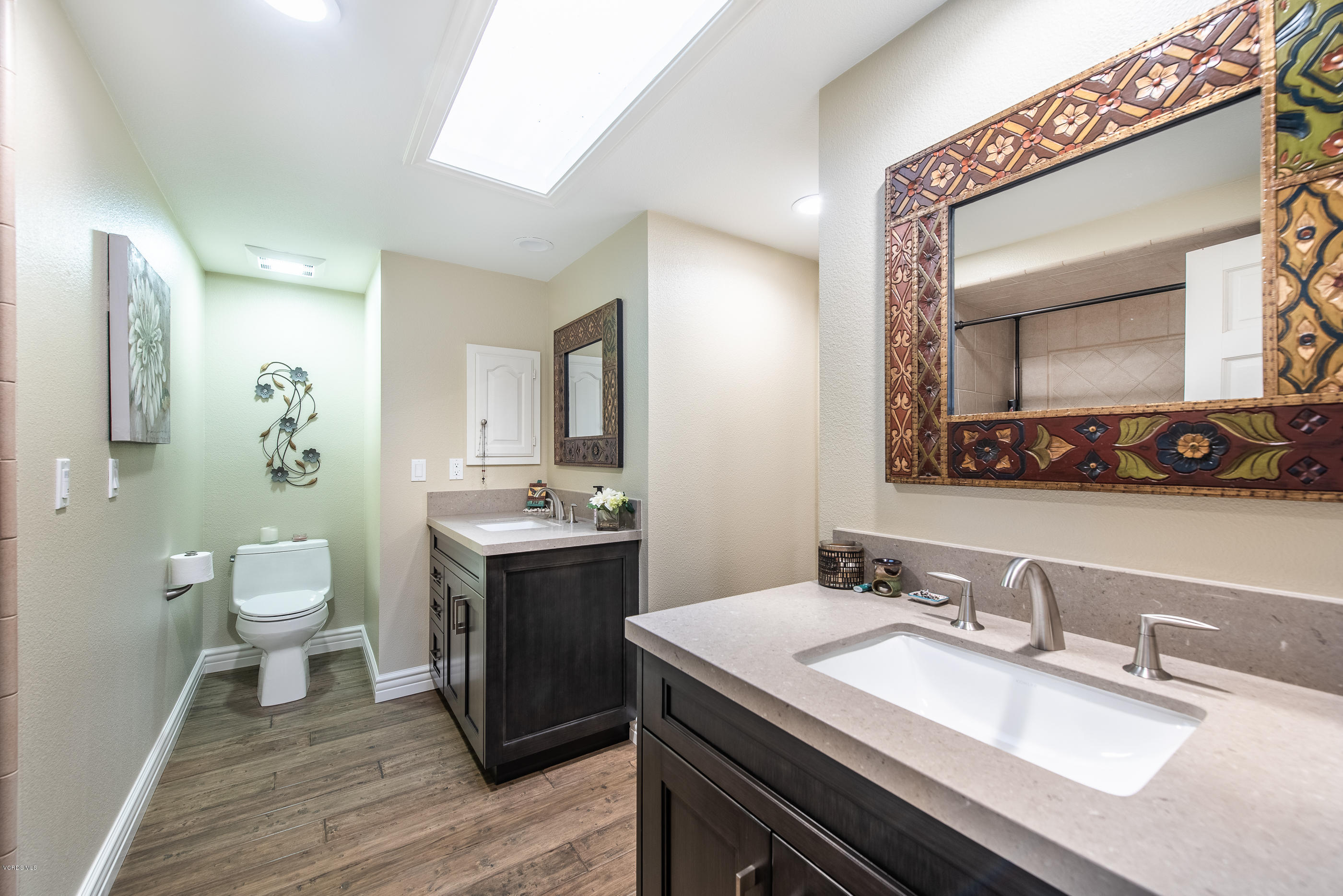 669 Corriente Court Camarillo, CA 93010 - Photo 24 of 26 Secondary Bath