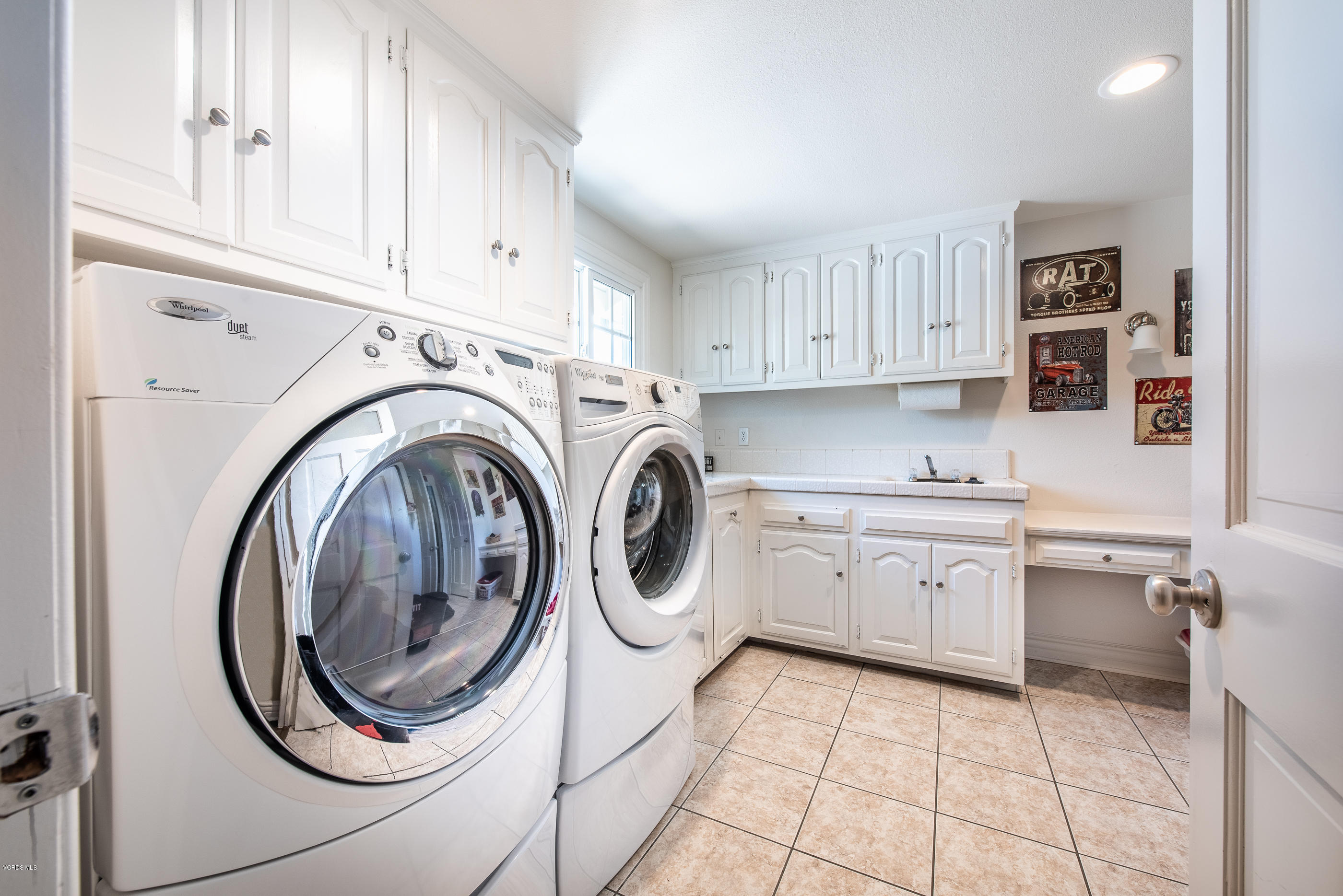 669 Corriente Court Camarillo, CA 93010 - Photo 25 of 26 Large Utility Room