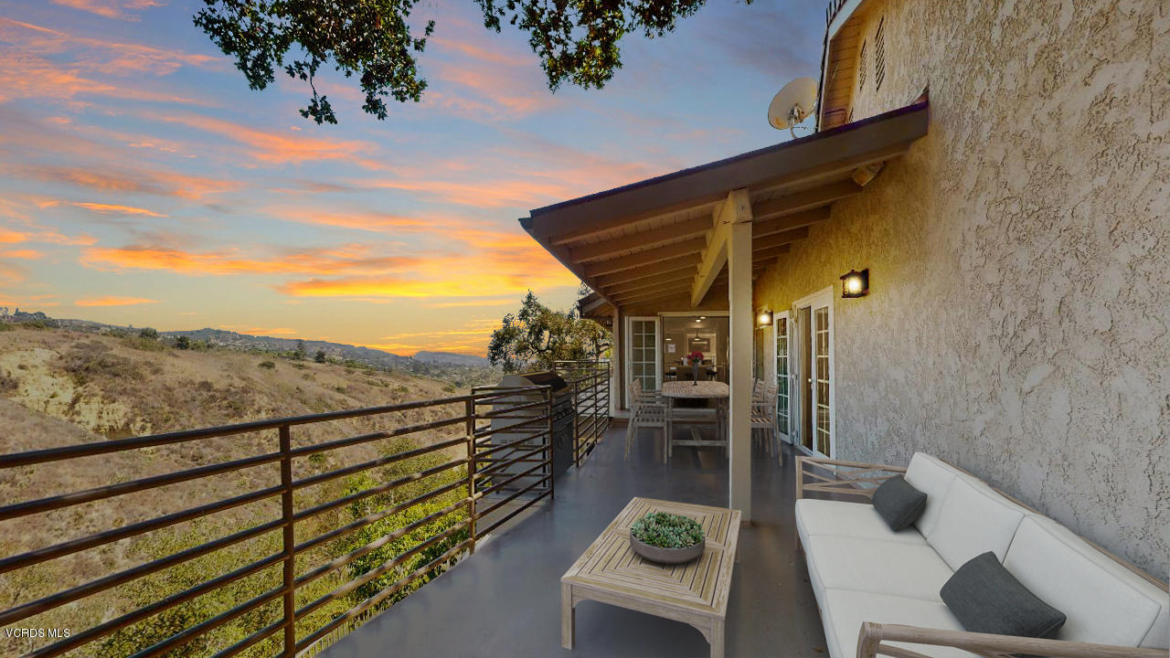 669 Corriente Court Camarillo, CA 93010 - Photo 8 of 26 Al Fresco Dining & BBQ Area Kitchen Adja
