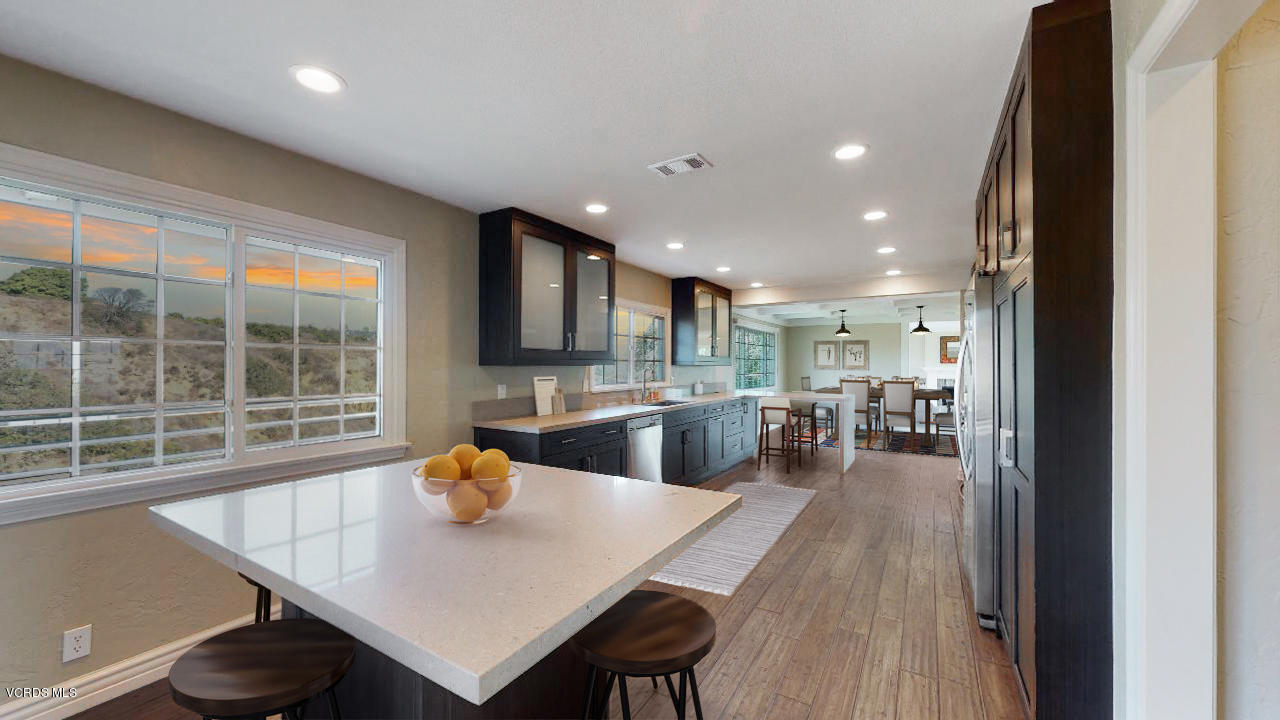 669 Corriente Court Camarillo, CA 93010 - Photo 9 of 26 Dining with View