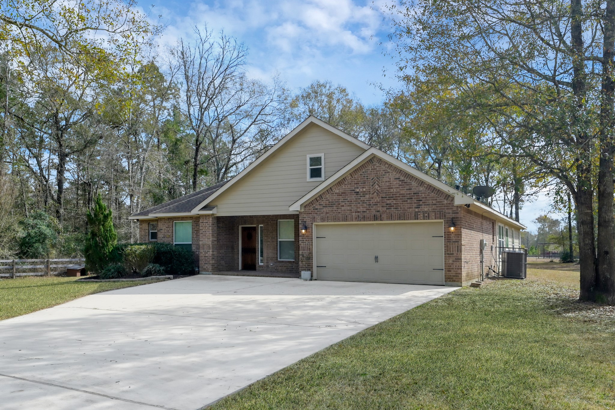 19006 August Circle Cleveland, TX 77328 - Photo 2 of 44