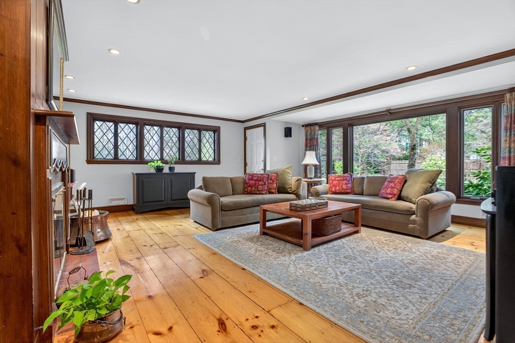 8 Buttercup Lane Dover, MA 02030 - Photo 14 of 37