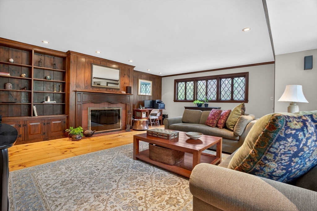 8 Buttercup Lane Dover, MA 02030 - Photo 15 of 37