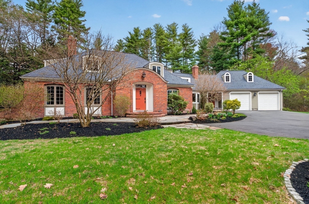 8 Buttercup Lane Dover, MA 02030 - Photo 4 of 37